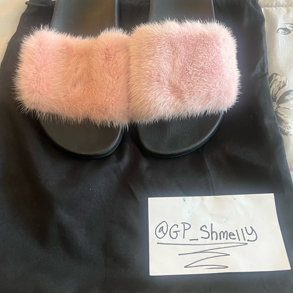 Tried On Givenchy Fur Slides - Picture 1 of 3